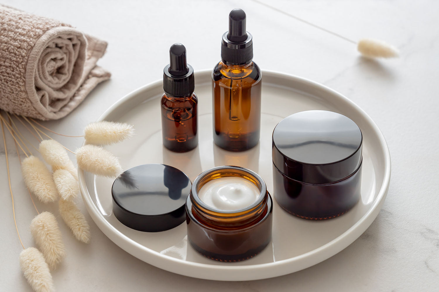 3 Tips To Organize Your Cosmetics + Skincare The Easy Way