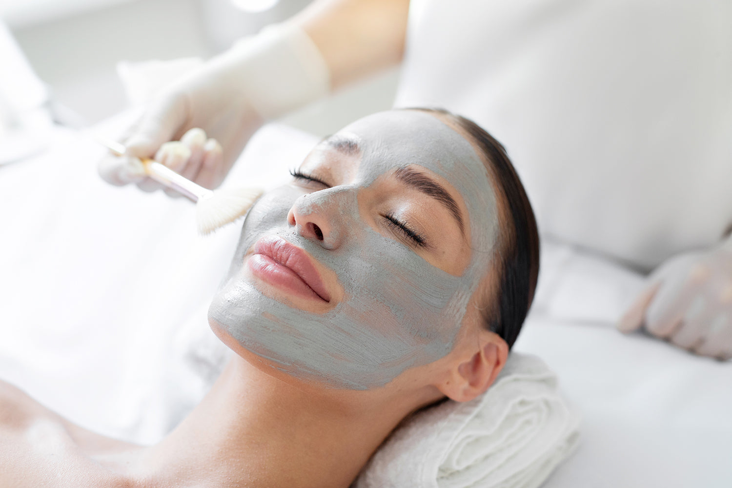 3 Natural Face Mask Recipes for Hydrated Winter Skin