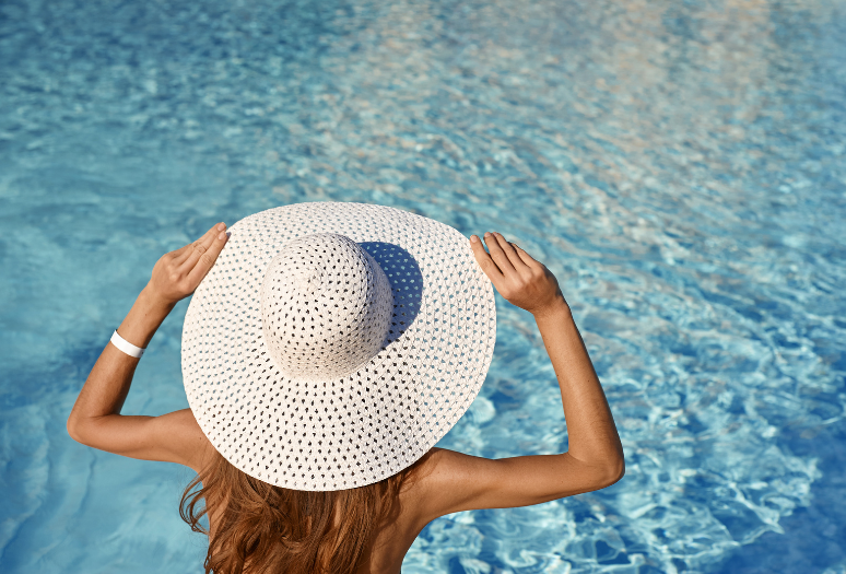 how-to-care-for-hair-before-and-after-swimming-in-a-pool